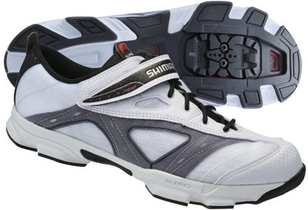 SH-FN23 Indoor Cycling Schoen Wit/Zwart - Shimano indoor cyclingschoen. Lichtgewicht, superventilere materialen waarmee je harder kunt trainen. Ideaal voor spinning!