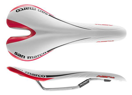Aspide Red Edition Zadel Wit/Rood - Een zeer populair zadel van Selle San Marco! Uit de Red Edition!