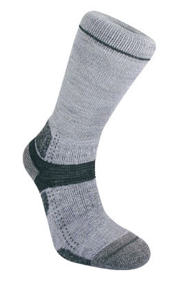 Woolfusion Trekker Dames Sokken Silver/Grey - Deze Bridgedale Woolfusion Trekker sokken hebben een Slim Fit stijl en zijn ontworpen voor de toegewijde vrouwelijke outdoor liefhebber. Deze sokken geven ieder seizoen droge warme comfortabele voeten kilometer na kilometer.