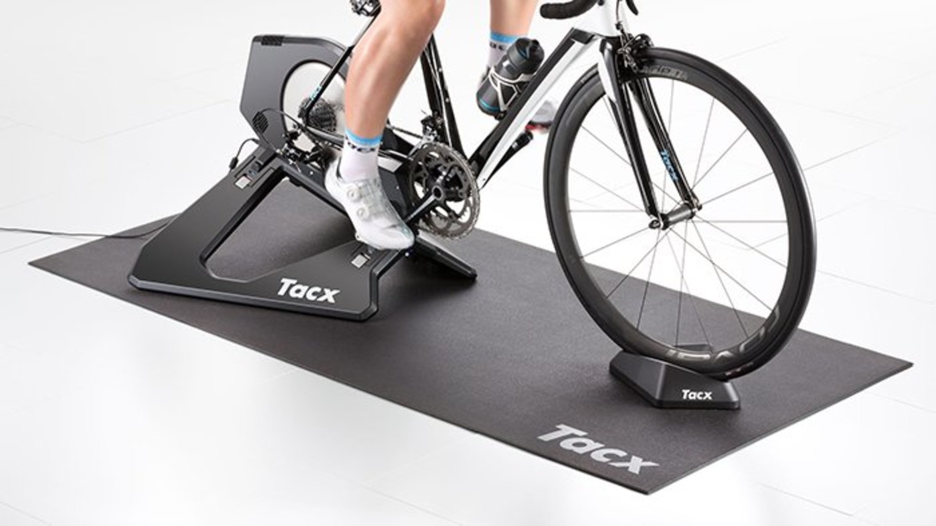 Tacx  NEO 2T Trainer + Motion Plates + Trainermat + 6 Maanden Tacx premium