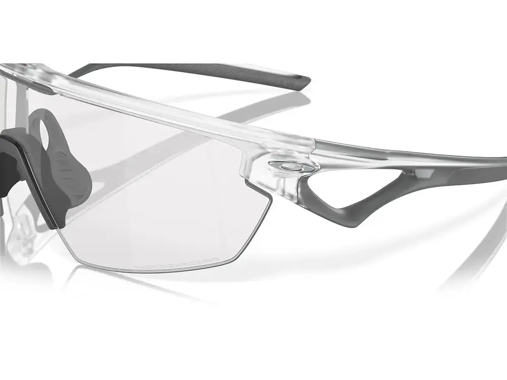 Oakley Sphaera Sport Zonnebril Clear Photochromic Lens Mat Transparant