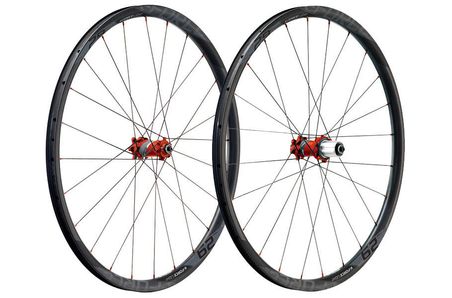 FSA K-Force 29`` MTB Wielset Shimano Carbon/Grijs koop je bij Futurumshop.nl