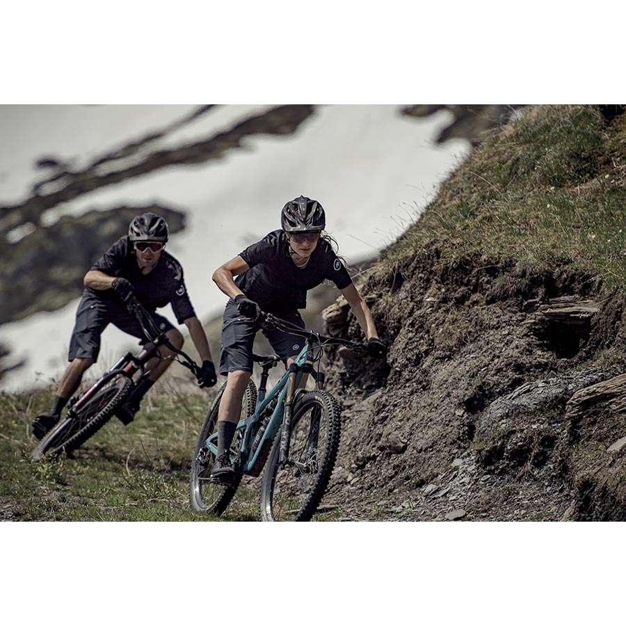 Assos Trail MTB Fietsshirt Korte Mouwen Zwart Dames koop je bij Futurumshop