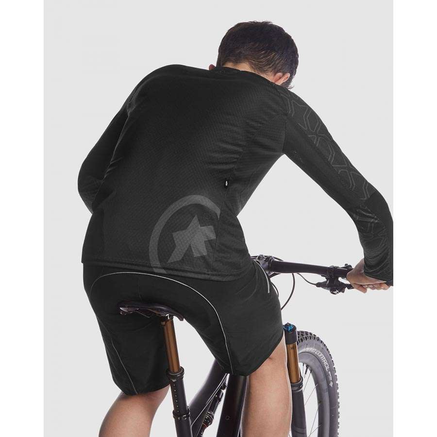 Assos Trail MTB Fietsshirt Lange Mouwen Zwart Heren koop je bij Futurumshop