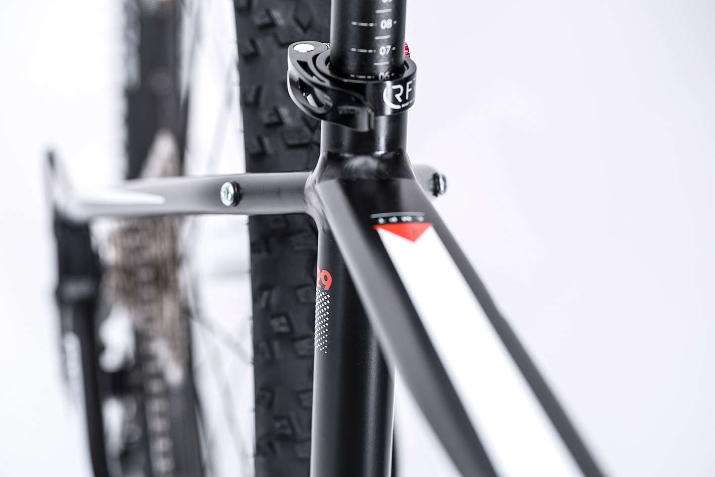 Cube Attention Sl 29 Black N White Cube Attention 29 Black`n`white`n`red Mountainbike