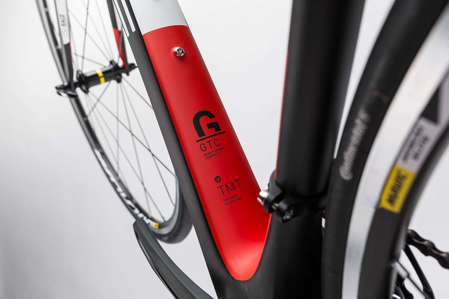 Cube Attain GTC Carbon`n`Red Racefiets