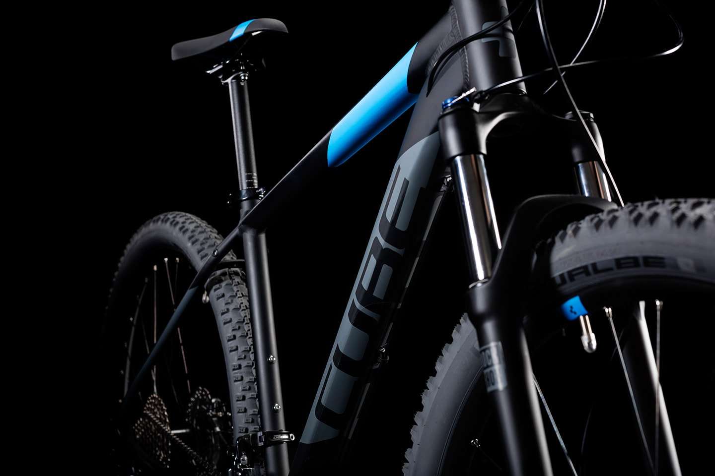 Cube Attention Black/Blue Mountainbike Heren 27.5 inch koop je bij