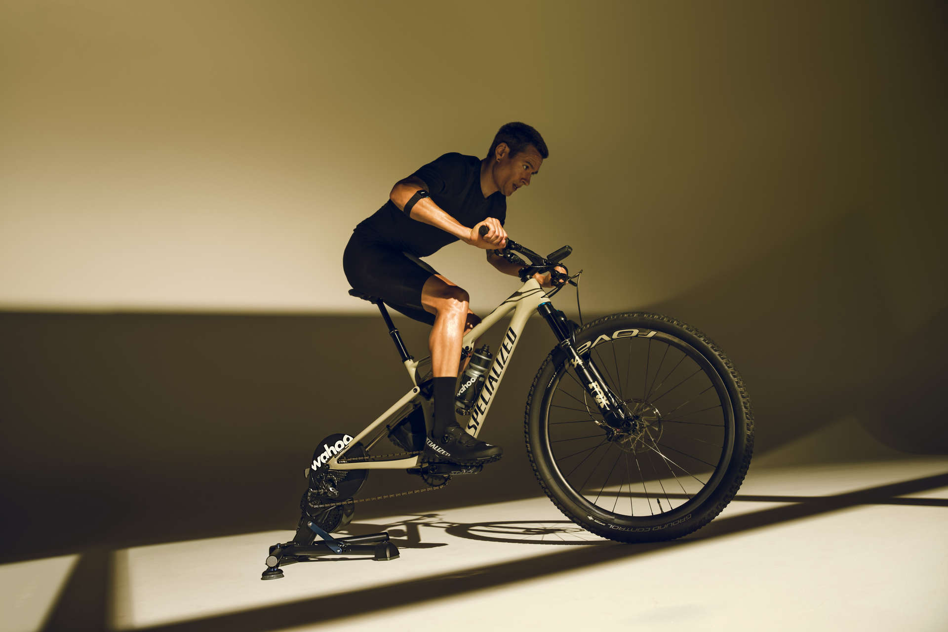 Tweedekans Wahoo KICKR Power V5.0 Trainer 1