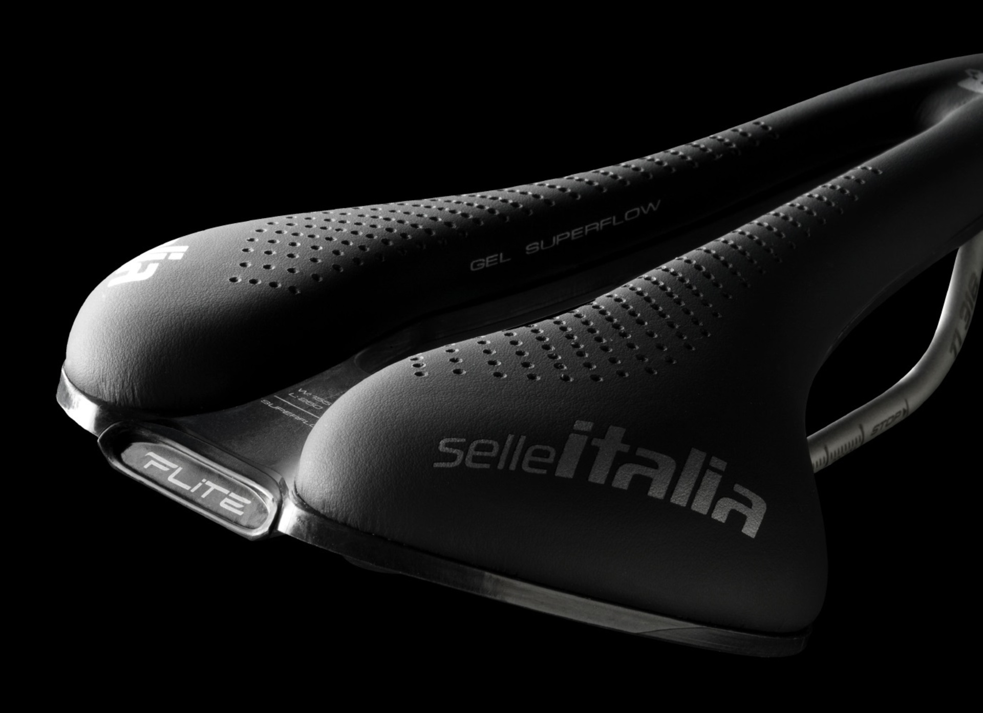 Selle Italia FLITE TI 316 Flow - Selle Route Souple Ultralégère, Forme Plate, Cadre TI 316 Durable - Taille L2, Noir Selle Italia FLITE TI 316 Flow - Selle Route Souple Ultralégère, Forme Plate, Cadre TI 316 Durable - Taille L2, Noir