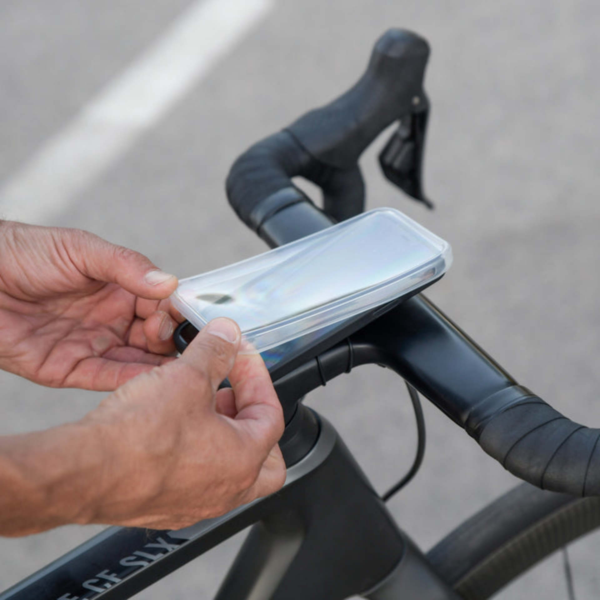 SP Connect Smartphone Bike Bundle II Stuurhouderset iPhone 13 Zwart